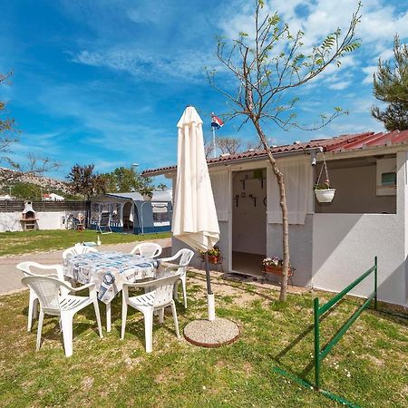 Camp Mali Bungalow Baška Екстериор снимка